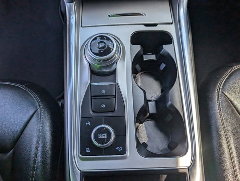 Used 2020 Ford Explorer XLT w/ Equipment Group 202A image 16