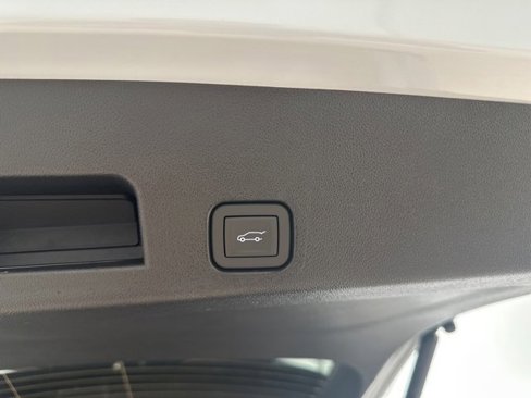 New 2026 Chevrolet Traverse RS w/ LPO, Floor Liner Package image 19