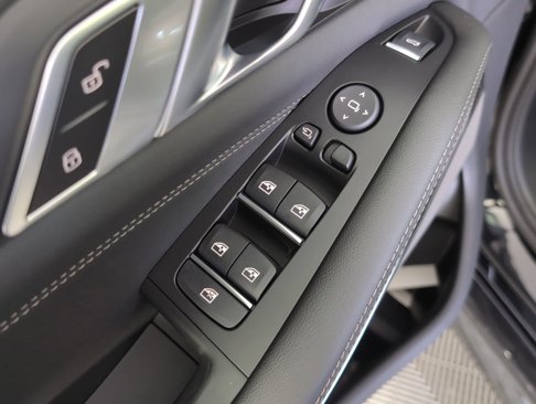 New 2026 BMW X5 M60i image 21
