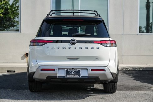 Used 2022 Nissan Pathfinder SL image 5