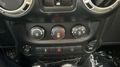 Used 2015 Jeep Wrangler Unlimited Rubicon w/ Max Tow Package image 28