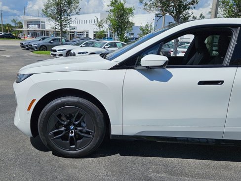 New 2026 BMW iX xDrive60 w/ Premium Package image 10