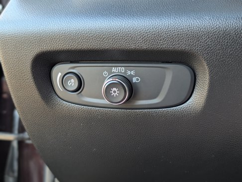 Used 2022 Chevrolet Traverse LT w/ LT Premium Package image 31