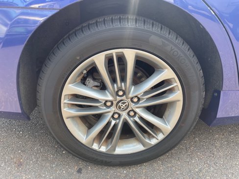 Used 2015 Toyota Camry LE image 29