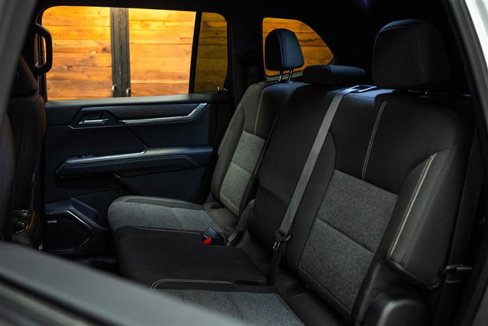 Used 2025 GMC Acadia Elevation image 11