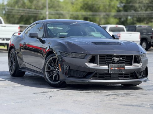 Used 2024 Ford Mustang Dark Horse image 3