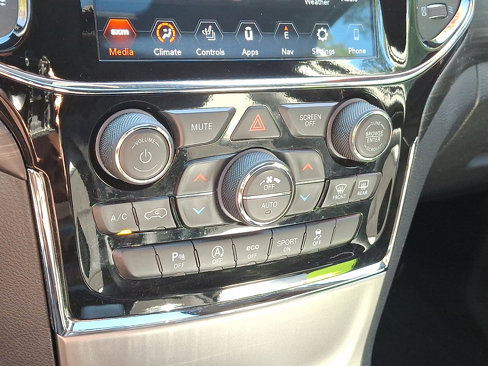 Certified 2020 Jeep Grand Cherokee Altitude image 17