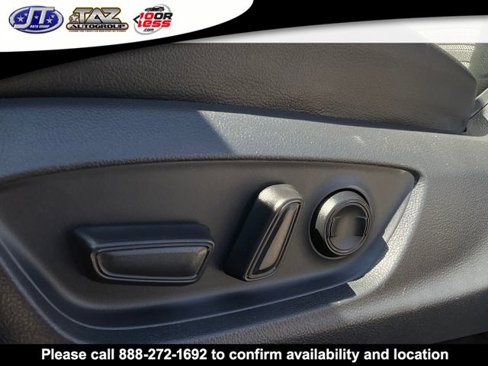Used 2021 Toyota Camry SE w/ Cold Weather Package image 20