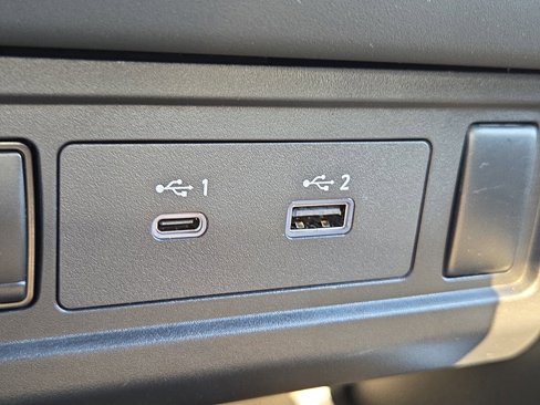 Used 2025 Nissan Frontier SV image 23