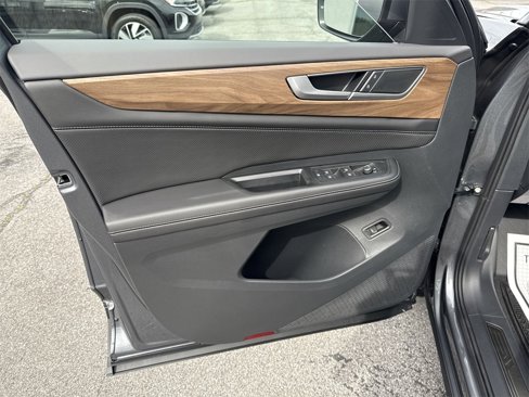 New 2025 Volkswagen Atlas SE image 24