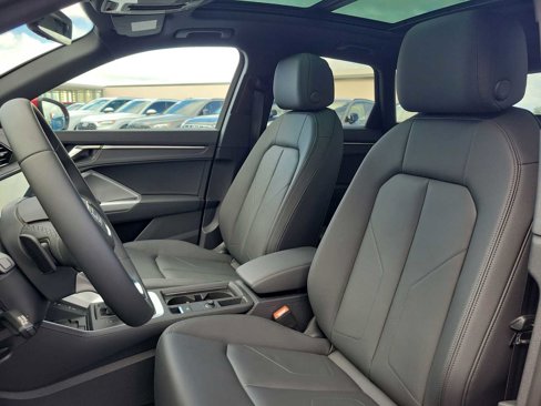 New 2025 Audi Q3 2.0T Premium image 15