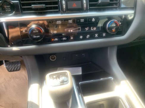 New 2025 Nissan Pathfinder SL image 15