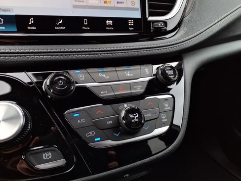 New 2026 Chrysler Pacifica Select image 13