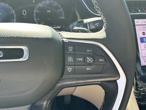 New 2025 Jeep Grand Cherokee Limited w/ Luxury Tech Group II image 23