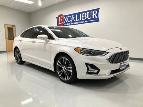 Used 2019 Ford Fusion Titanium image 2