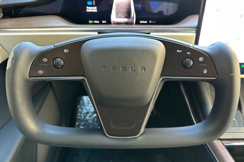 Used 2022 Tesla Model X image 26