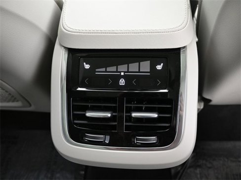 Used 2025 Volvo XC90 B6 Plus w/ Protection Package Premier image 34