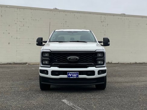 Used 2025 Ford F350 Lariat w/ Black Appearance Package image 9