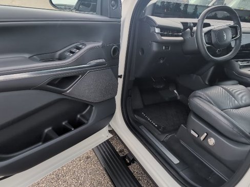 Used 2025 Lincoln Navigator L Reserve w/ Jet Appearance Package image 6