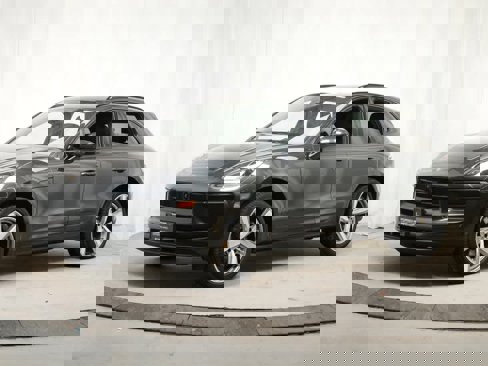 Used 2024 Porsche Macan image 1
