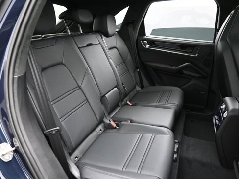 New 2025 Porsche Cayenne Turbo image 29