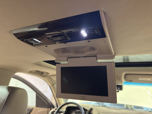 Used 2016 Chevrolet Suburban LTZ image 28