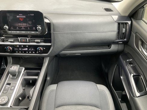 Used 2024 Nissan Pathfinder SV image 24