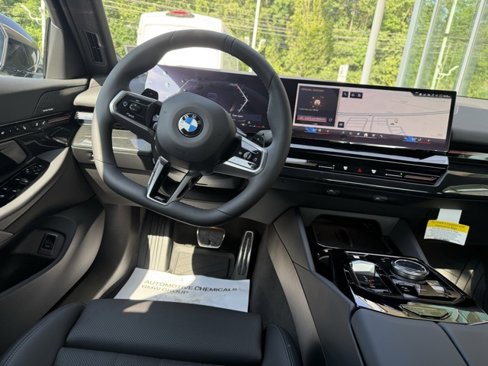 New 2026 BMW 530i xDrive w/ M Sport Package image 12
