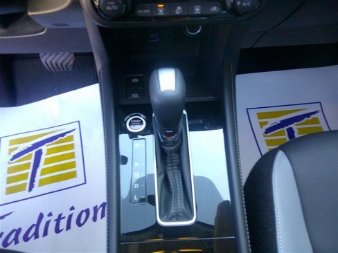 Used 2023 Nissan Kicks SR w/ SR Premium Package image 15