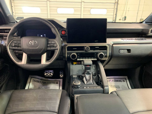 Used 2025 Toyota Tacoma TRD Sport image 4