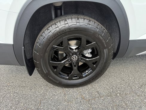 New 2025 Volkswagen Atlas Peak Edition SE image 23