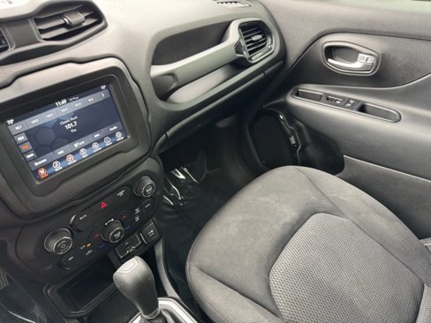 Used 2020 Jeep Renegade Altitude image 17