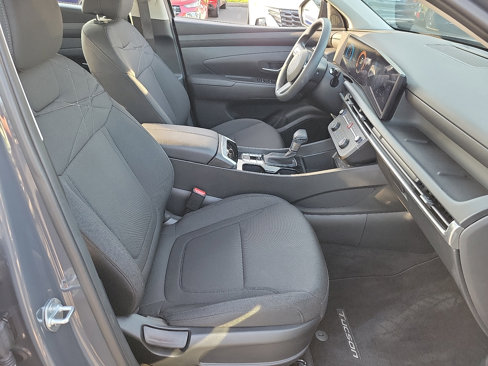 Certified 2025 Hyundai Tucson SE image 15