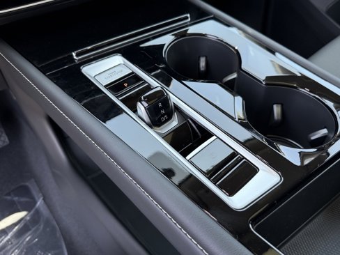 New 2025 Volkswagen Atlas SE image 19