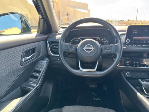 Used 2023 Nissan Rogue SV image 14