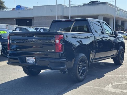 Used 2025 Chevrolet Silverado 1500 Custom w/ Turbomax Blackout Package image 4