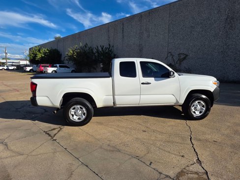 Used 2020 Toyota Tacoma SR image 9