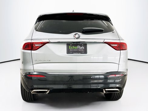 Used 2024 Buick Enclave Premium image 7