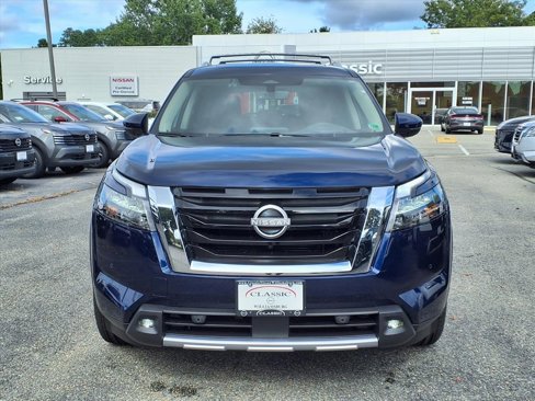 New 2025 Nissan Pathfinder Platinum image 2