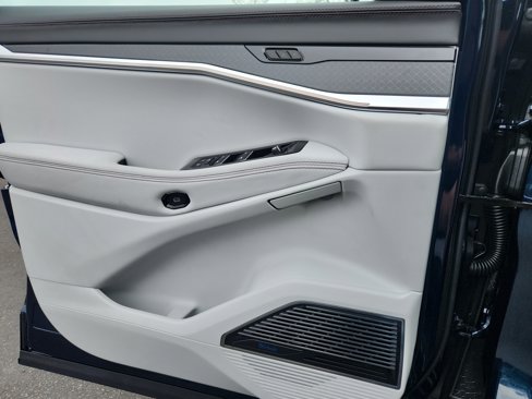 New 2025 Jeep Wagoneer Limited w/ Comfort Package image 13