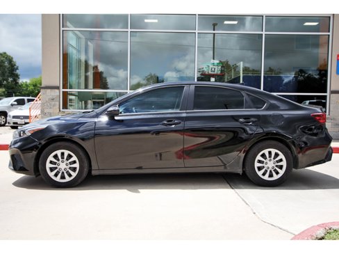 Used 2023 Kia Forte LX image 3
