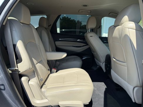 Used 2021 Buick Enclave Essence image 18