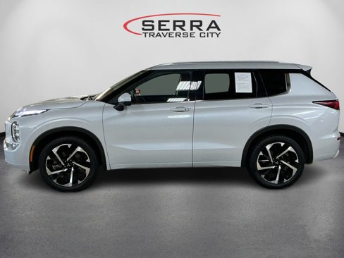 Used 2024 Mitsubishi Outlander SEL image 8
