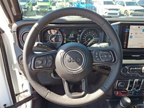New 2025 Jeep Wrangler Unlimited Rubicon w/ Technology Group image 10