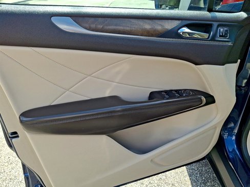 Used 2017 Lincoln MKC Reserve w/ Lincoln MKC Climate Package image 15