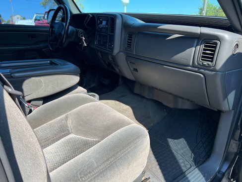 Used 2005 Chevrolet Silverado 2500 LS w/ Snow Plow Prep Package image 12
