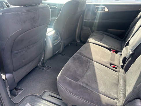 Used 2014 Nissan Pathfinder S image 16