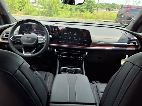 New 2026 Chevrolet Traverse Z71 w/ Enhanced Driving Package image 6