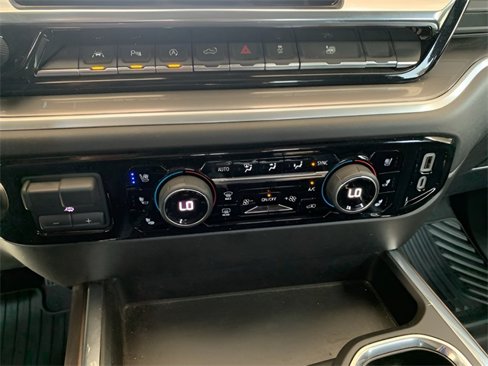 Used 2024 Chevrolet Silverado 1500 High Country w/ High Country Premium Package image 9