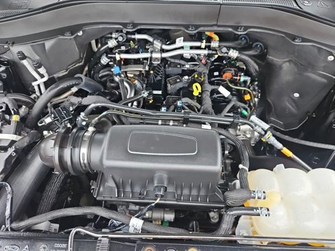 Used 2024 Ford Explorer XLT w/ Equipment Group 202A image 26